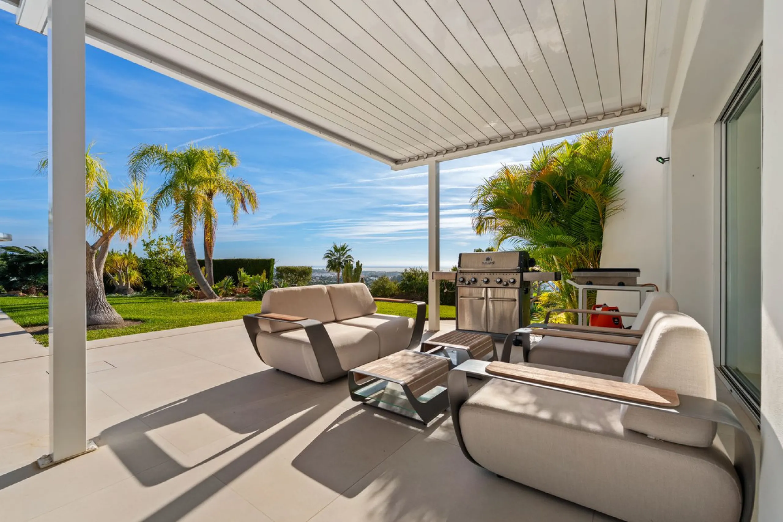 House - Detached Villa в продаже в Benahavís, Málaga. В доме 9 спален и 9 ванных комнат. Площадь дома 1177 м². Площадь участка 7881 м²