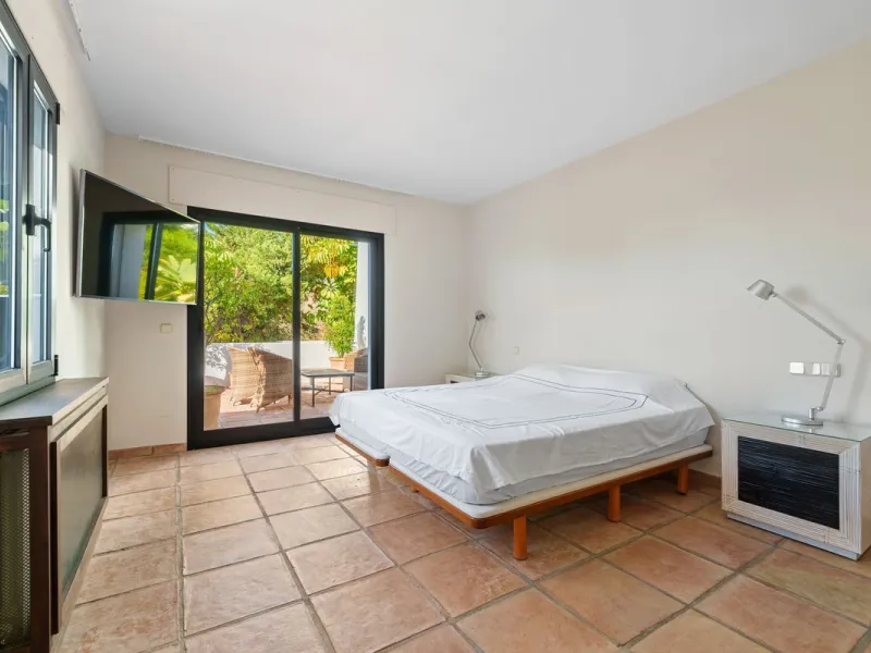 House - Detached Villa в продаже в Benahavís, Málaga. В доме 9 спален и 9 ванных комнат. Площадь дома 1177 м². Площадь участка 7881 м²