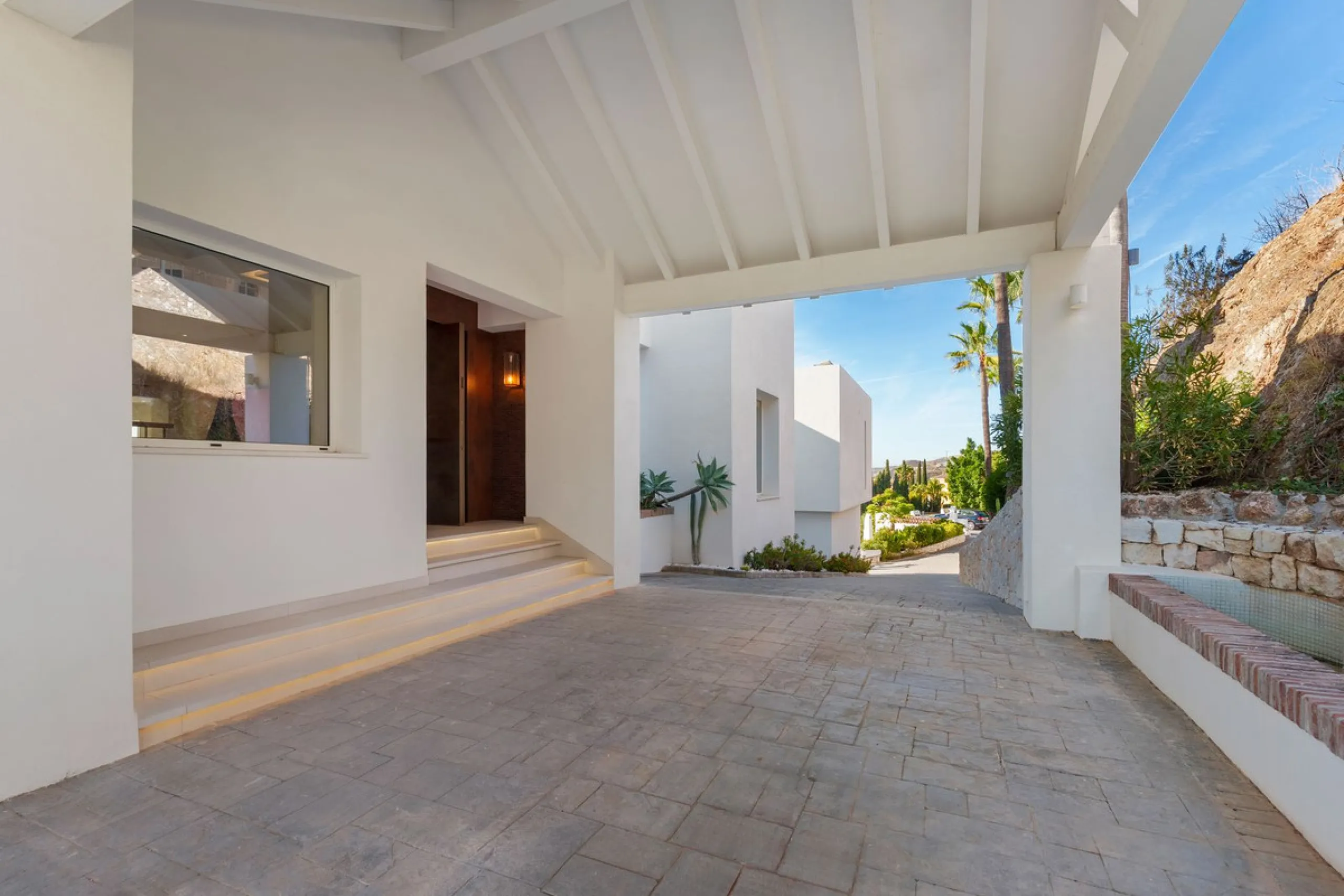 House - Detached Villa в продаже в Benahavís, Málaga. В доме 9 спален и 9 ванных комнат. Площадь дома 1177 м². Площадь участка 7881 м²