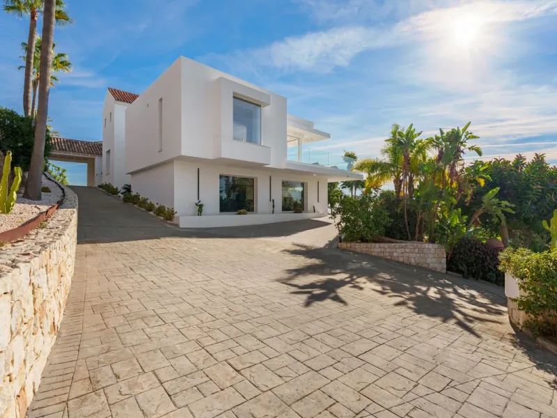 House - Detached Villa в продаже в Benahavís, Málaga. В доме 9 спален и 9 ванных комнат. Площадь дома 1177 м². Площадь участка 7881 м²