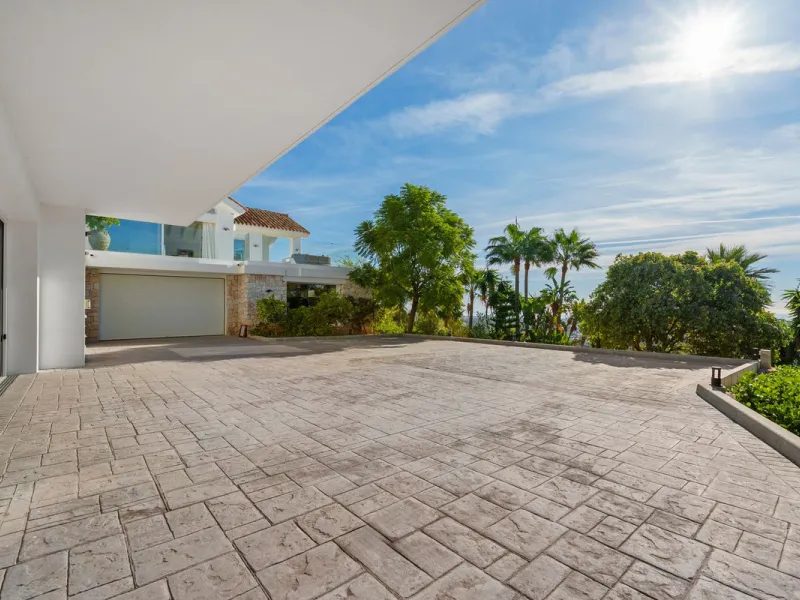 House - Detached Villa в продаже в Benahavís, Málaga. В доме 9 спален и 9 ванных комнат. Площадь дома 1177 м². Площадь участка 7881 м²
