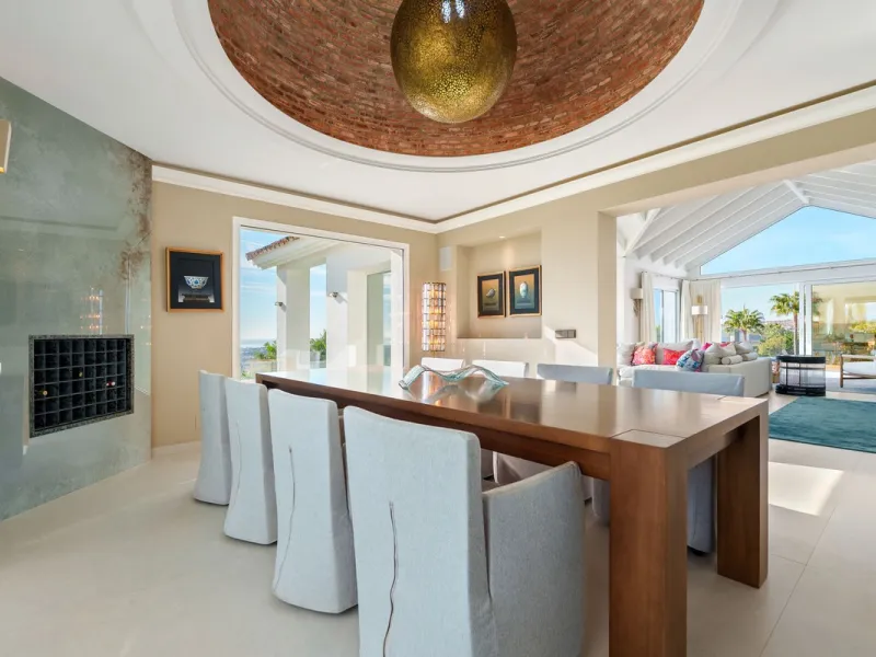 House - Detached Villa в продаже в Benahavís, Málaga. В доме 9 спален и 9 ванных комнат. Площадь дома 1177 м². Площадь участка 7881 м²