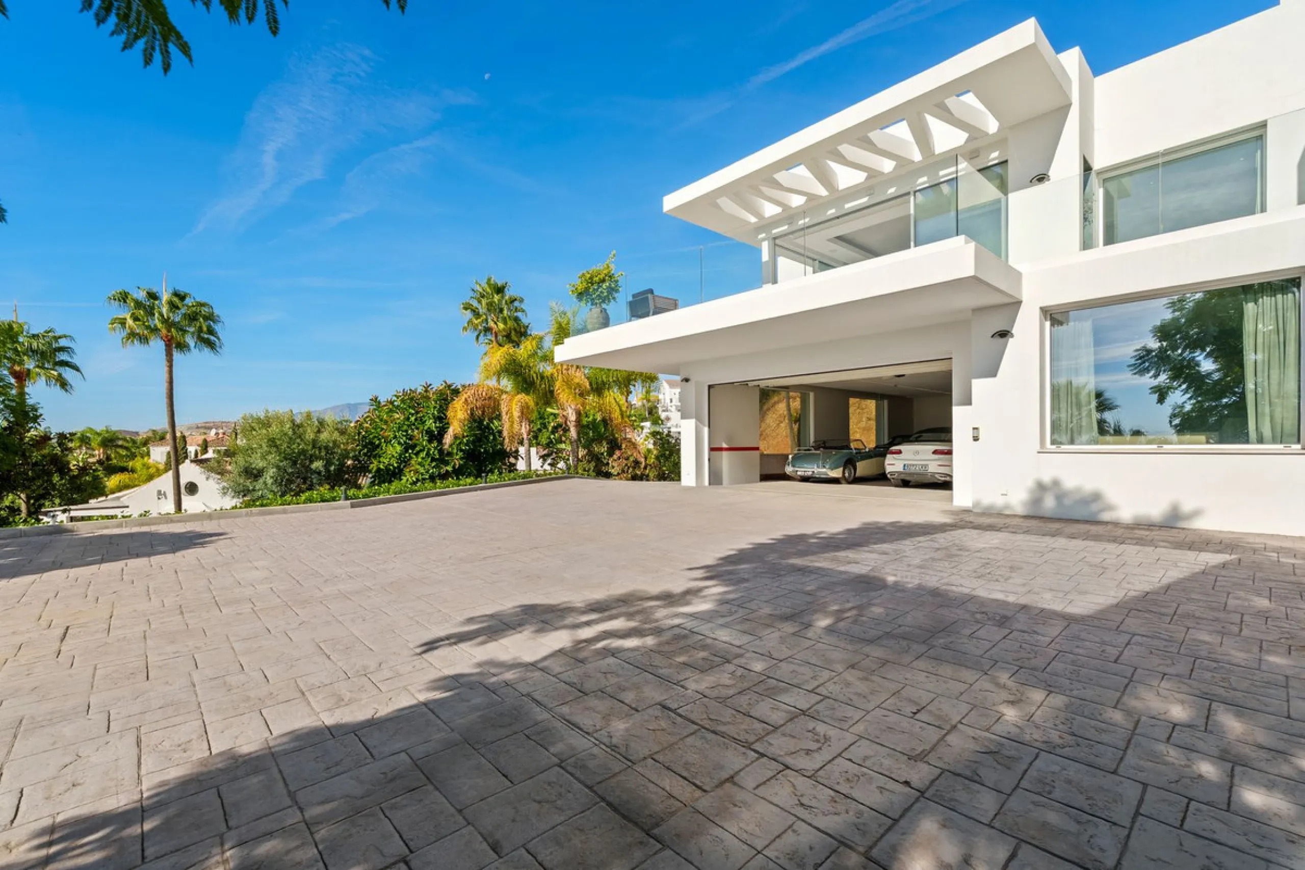 House - Detached Villa в продаже в Benahavís, Málaga. В доме 9 спален и 9 ванных комнат. Площадь дома 1177 м². Площадь участка 7881 м²