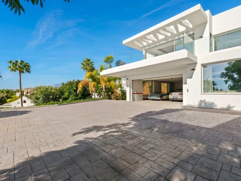 House - Detached Villa в продаже в Benahavís, Málaga. В доме 9 спален и 9 ванных комнат. Площадь дома 1177 м². Площадь участка 7881 м²
