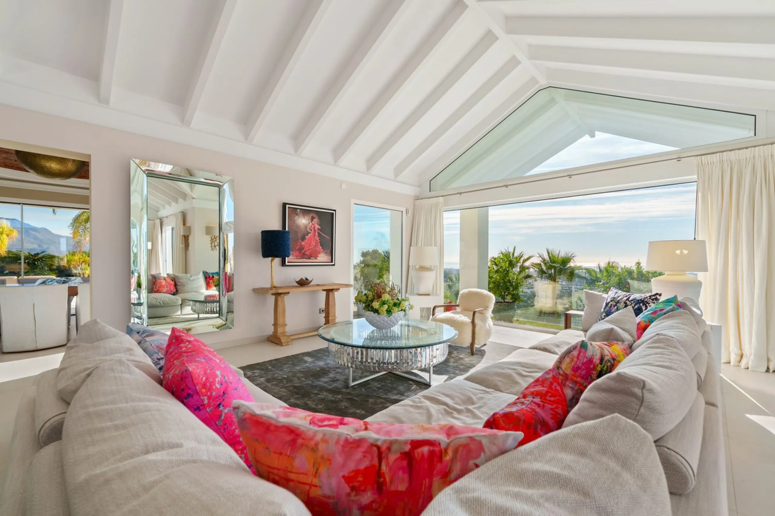 House - Detached Villa в продаже в Benahavís, Málaga. В доме 9 спален и 9 ванных комнат. Площадь дома 1177 м². Площадь участка 7881 м²