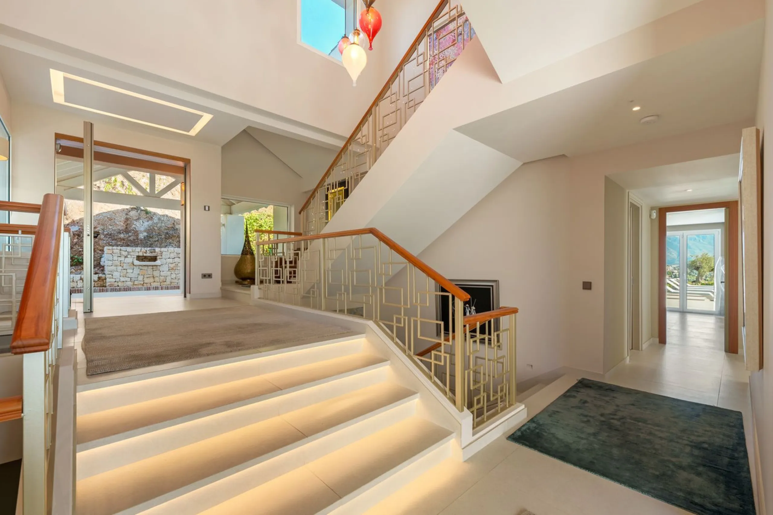 House - Detached Villa в продаже в Benahavís, Málaga. В доме 9 спален и 9 ванных комнат. Площадь дома 1177 м². Площадь участка 7881 м²