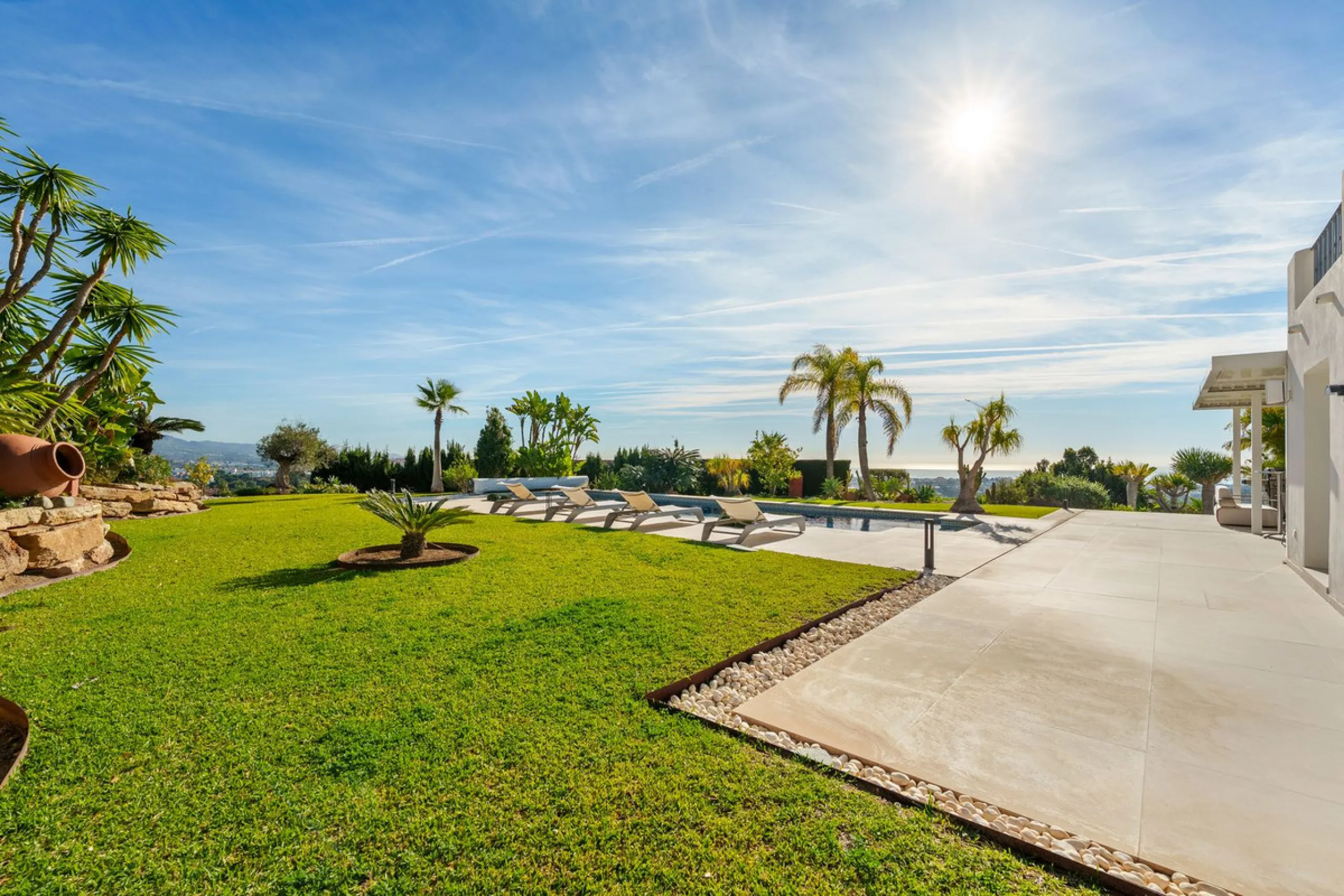 House - Detached Villa в продаже в Benahavís, Málaga. В доме 9 спален и 9 ванных комнат. Площадь дома 1177 м². Площадь участка 7881 м²