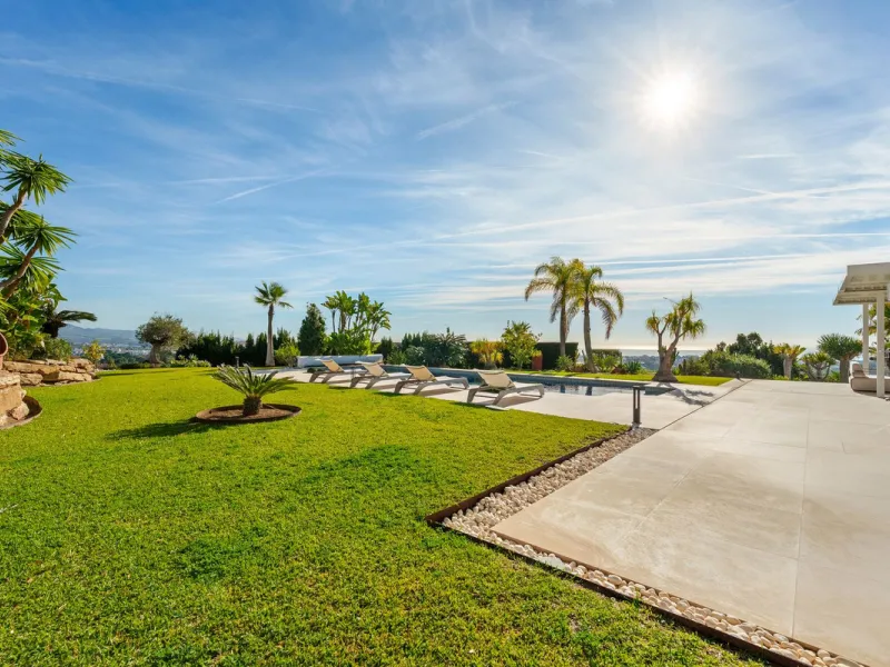 House - Detached Villa в продаже в Benahavís, Málaga. В доме 9 спален и 9 ванных комнат. Площадь дома 1177 м². Площадь участка 7881 м²