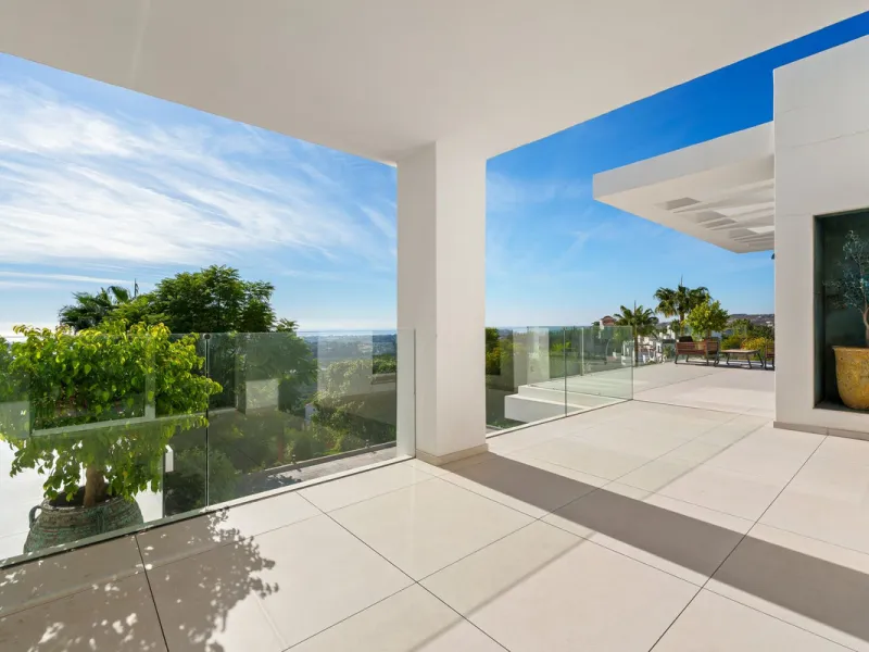 House - Detached Villa в продаже в Benahavís, Málaga. В доме 9 спален и 9 ванных комнат. Площадь дома 1177 м². Площадь участка 7881 м²