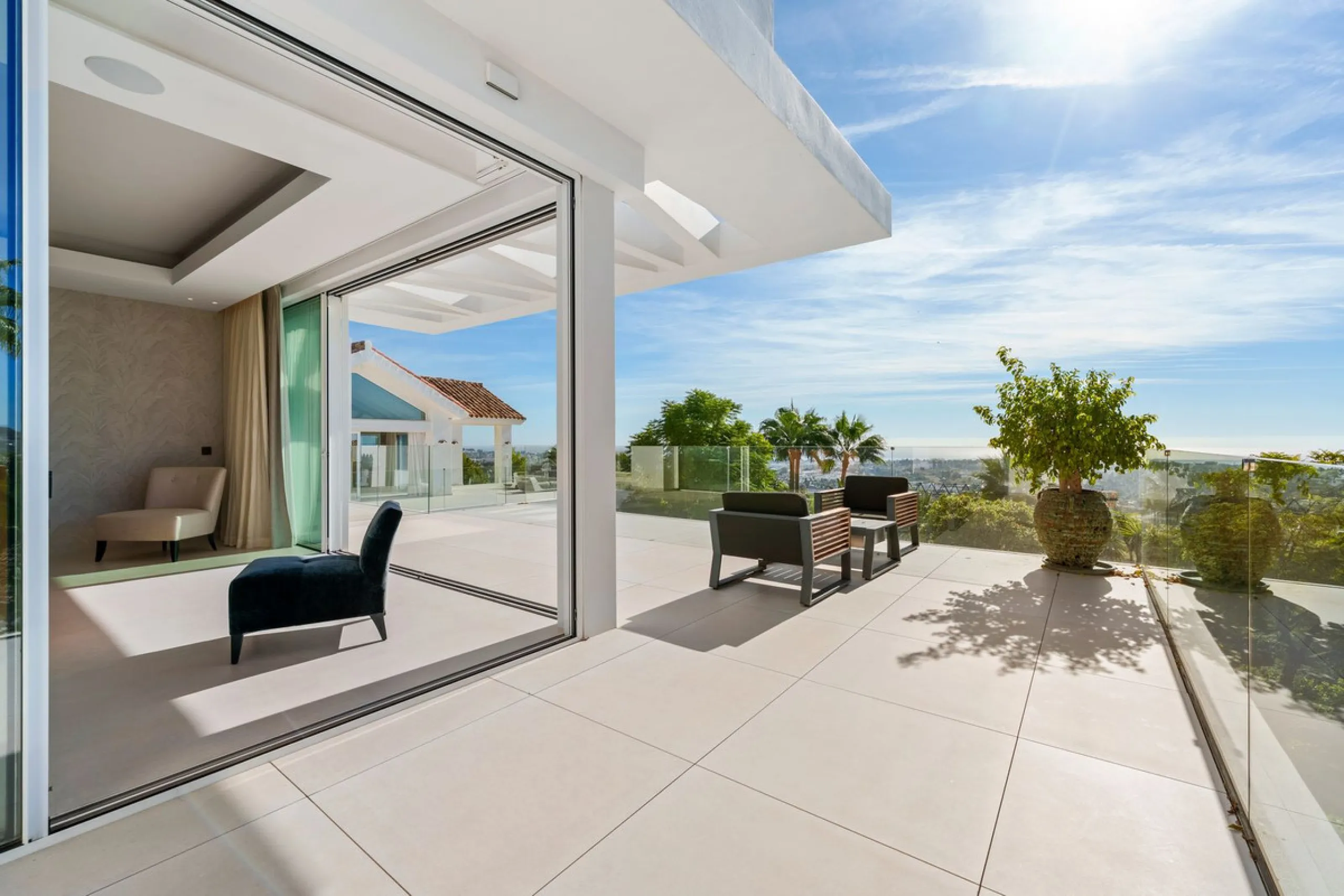 House - Detached Villa в продаже в Benahavís, Málaga. В доме 9 спален и 9 ванных комнат. Площадь дома 1177 м². Площадь участка 7881 м²