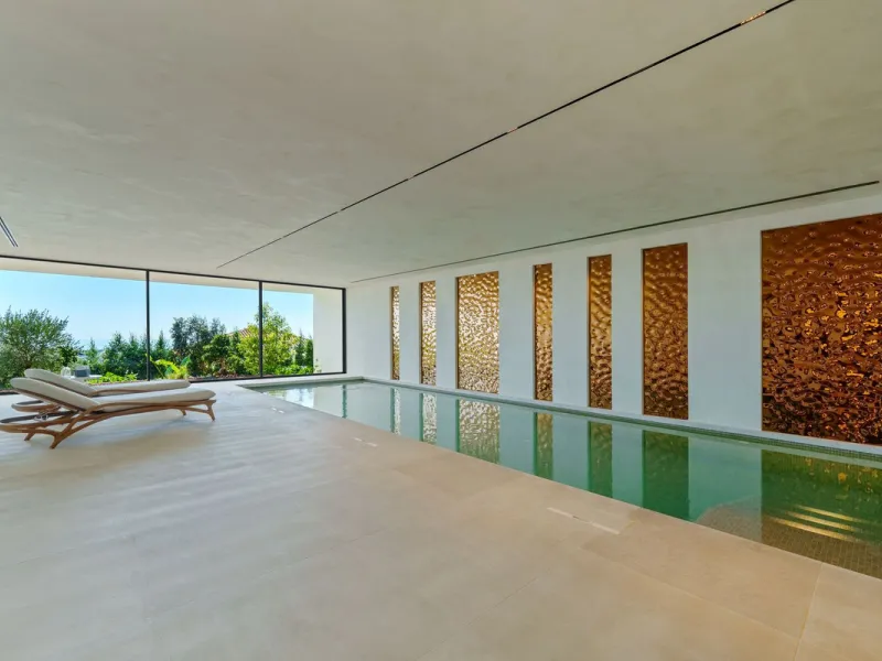 Architektenvilla mit Panoramablick in El Herrojo Alto, Benahavís