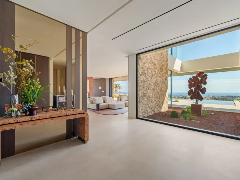Architektenvilla mit Panoramablick in El Herrojo Alto, Benahavís