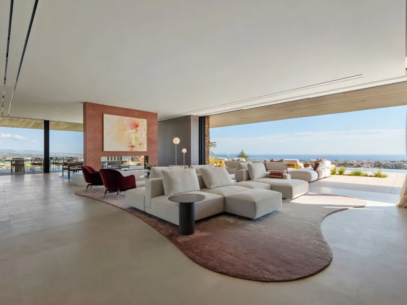 Architektenvilla mit Panoramablick in El Herrojo Alto, Benahavís