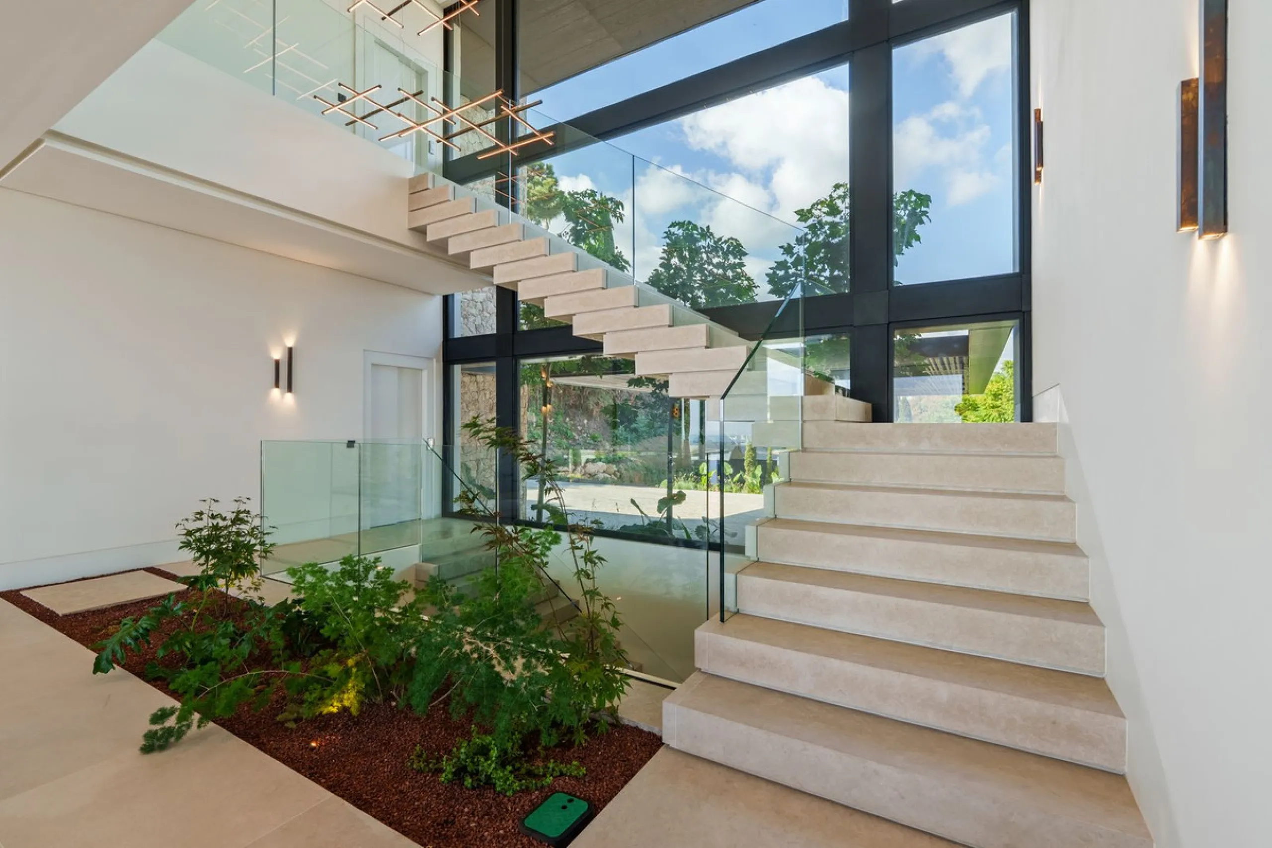 Architektenvilla mit Panoramablick in El Herrojo Alto, Benahavís