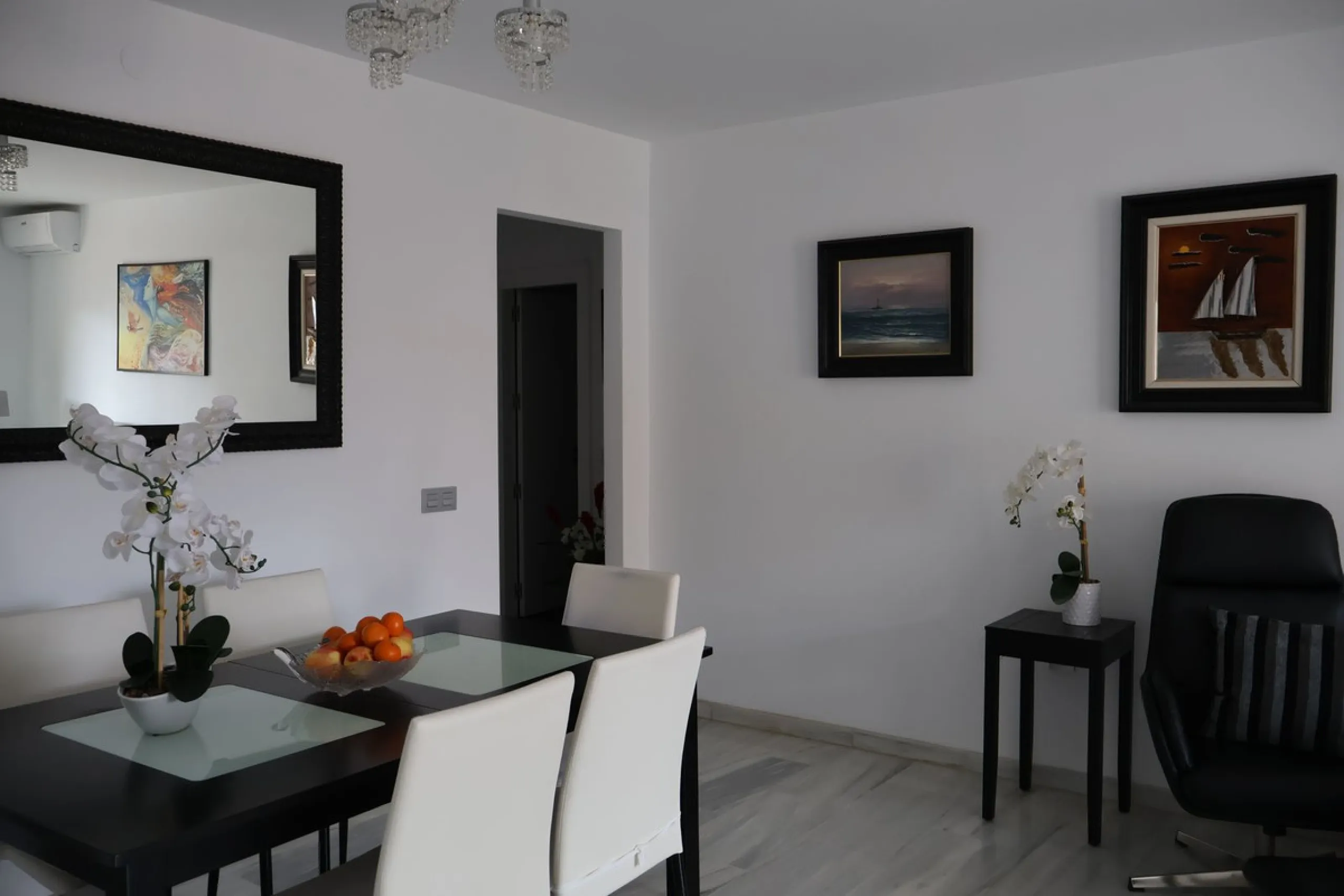 Apartment - Middle Floor Apartment в продаже в Fuengirola, Málaga. В доме 2 спален и 2 ванных комнат. Площадь дома 107 м²