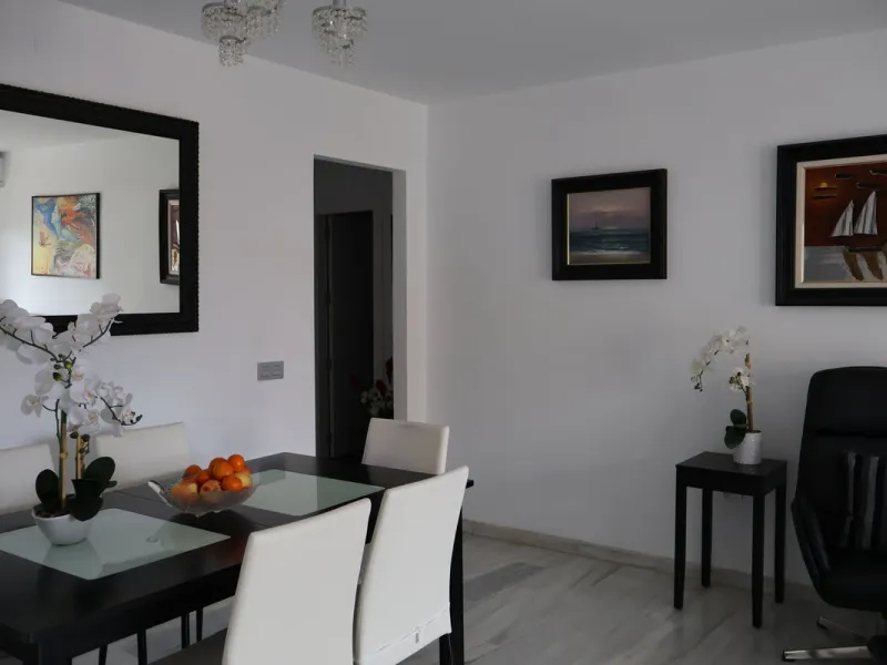 Apartment - Middle Floor Apartment в продаже в Fuengirola, Málaga. В доме 2 спален и 2 ванных комнат. Площадь дома 107 м²