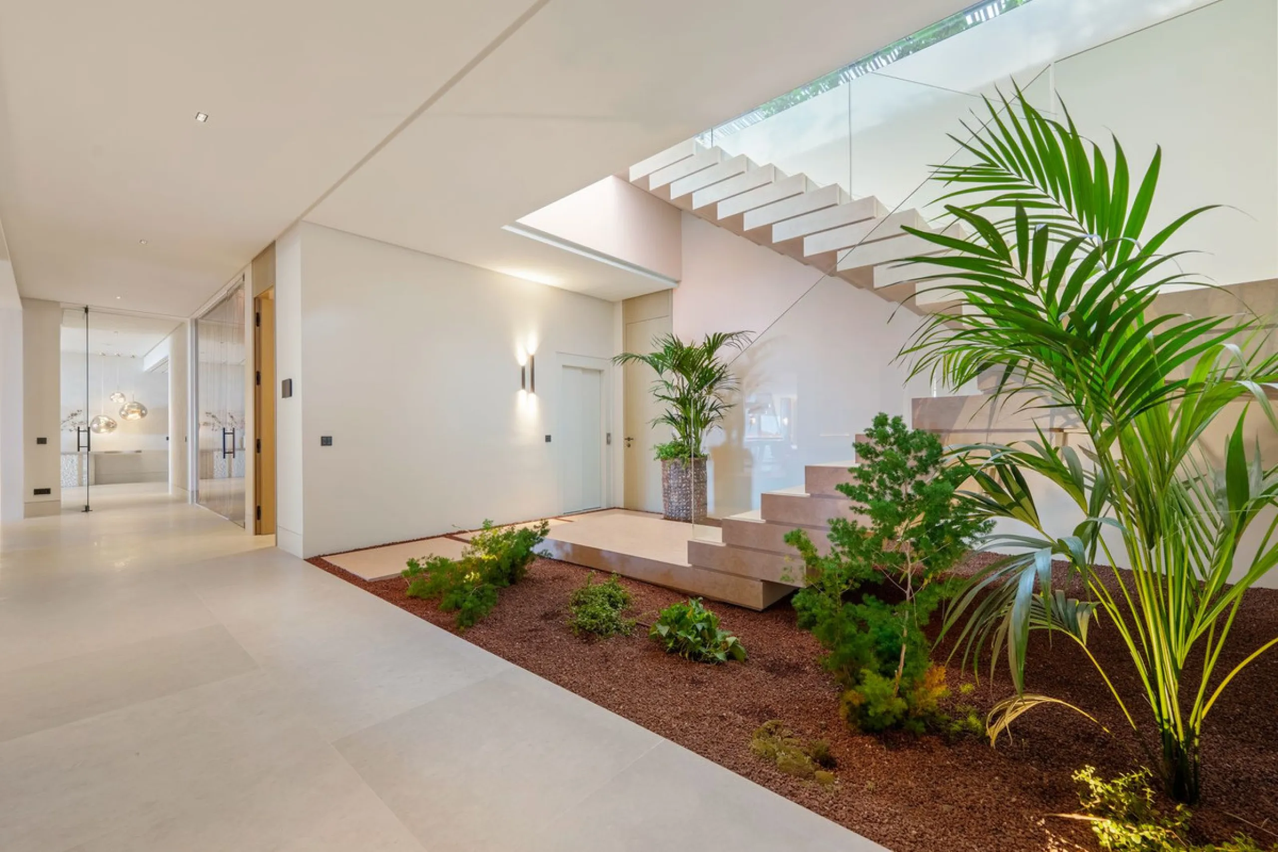 Architektenvilla mit Panoramablick in El Herrojo Alto, Benahavís