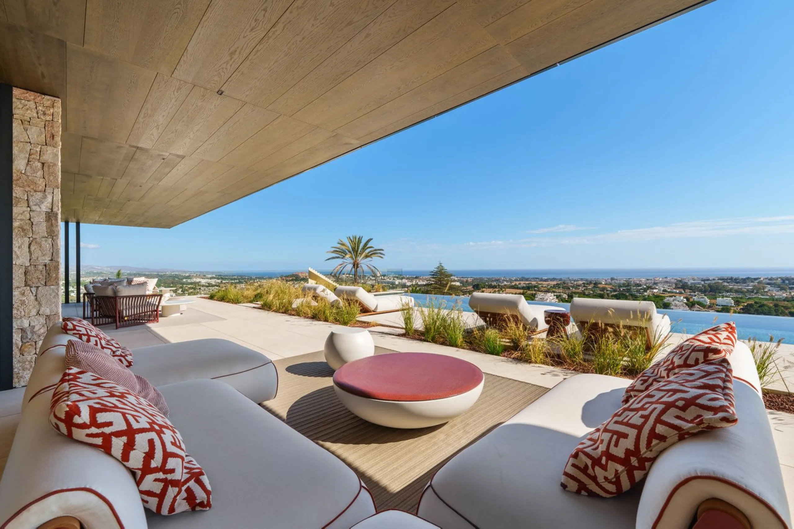 Architektenvilla mit Panoramablick in El Herrojo Alto, Benahavís