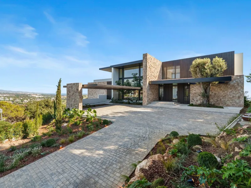 Architektenvilla mit Panoramablick in El Herrojo Alto, Benahavís