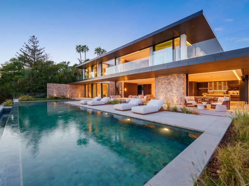 Architektenvilla mit Panoramablick in El Herrojo Alto, Benahavís