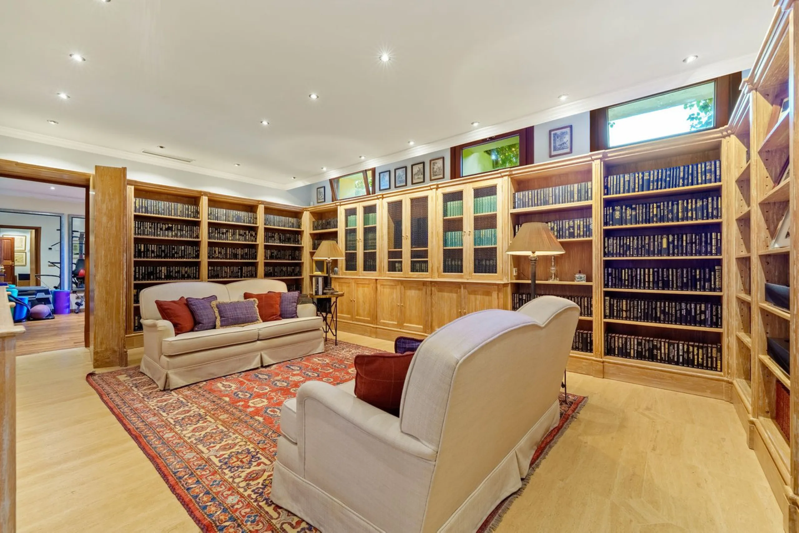 This outstanding Andalusian-style villa is presented in excellent condition and occupies a privileged position in Las Lomas del Marbella Club, at the very heart of Marbella's prestigious Golden Mile. Surrounded by 20,000 m² of lush green forest, the prope