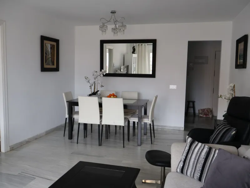 Apartment - Middle Floor Apartment в продаже в Fuengirola, Málaga. В доме 2 спален и 2 ванных комнат. Площадь дома 107 м²