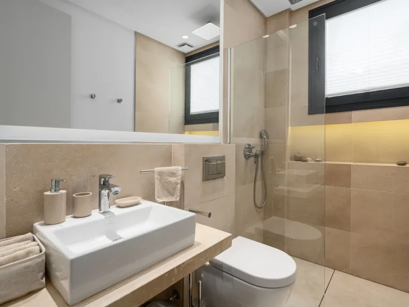 Set within a prestigious, fully gated community with 24/7 security, this exceptional contemporary villa sits on the largest plot in the development, offering privacy, space and a prime location. Positioned on a generous 1,351 m² plot, the property provide