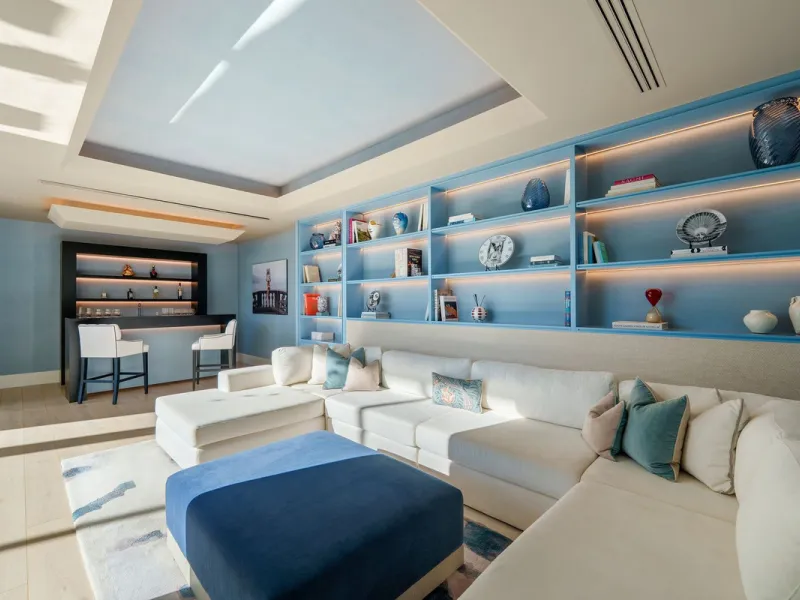 A five-bedroom villa in the urbanisation, Benahavís, offering five bathrooms plus a guest cloakroom, with a first floor dedicated to the master suite with dressing room and library alongside a guest ensuite, a ground floor arranged around formal and infor