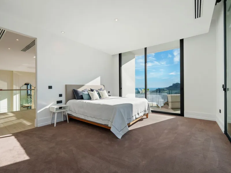 A five-bedroom villa in the urbanisation, Benahavís, offering five bathrooms plus a guest cloakroom, with a first floor dedicated to the master suite with dressing room and library alongside a guest ensuite, a ground floor arranged around formal and infor