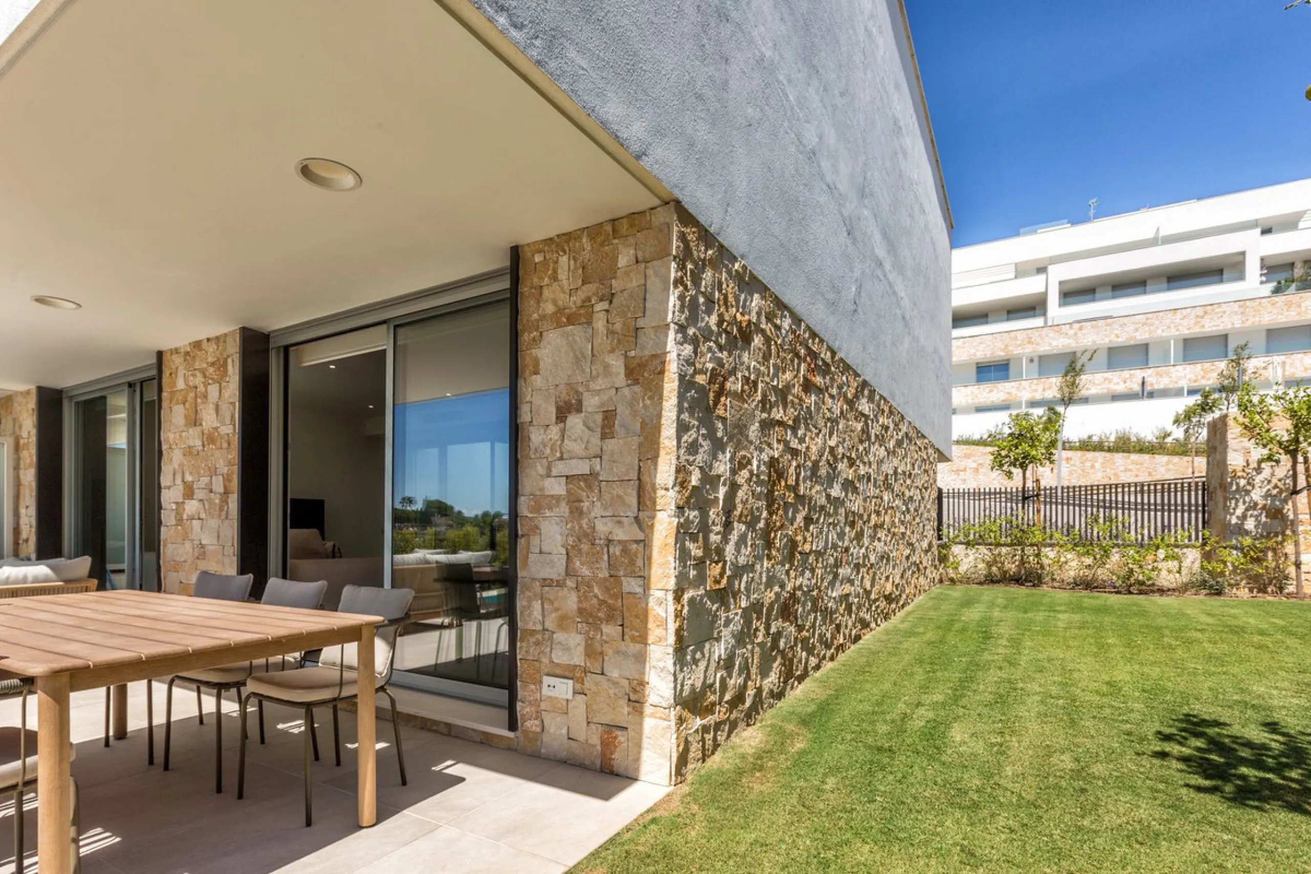4 Bedroom Corner Townhouse With Private Pool and Panoramic Sea, Gibraltar and Africa Views