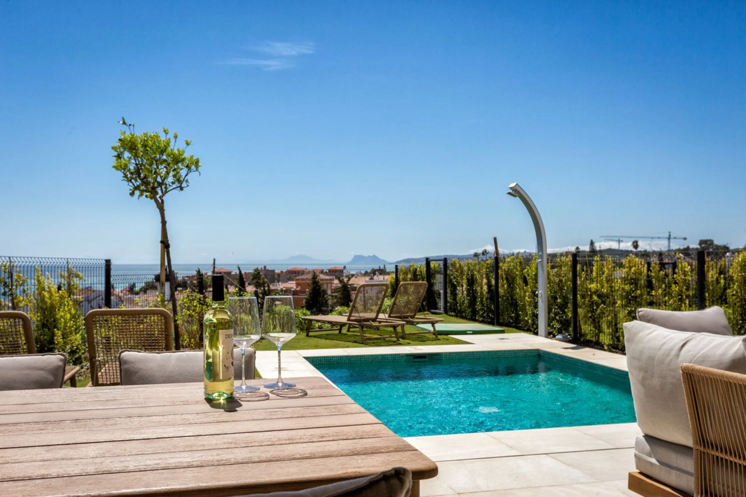 4 Bedroom Corner Townhouse With Private Pool and Panoramic Sea, Gibraltar and Africa Views