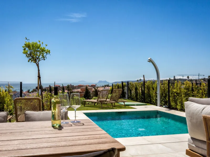 4 Bedroom Corner Townhouse With Private Pool and Panoramic Sea, Gibraltar and Africa Views
