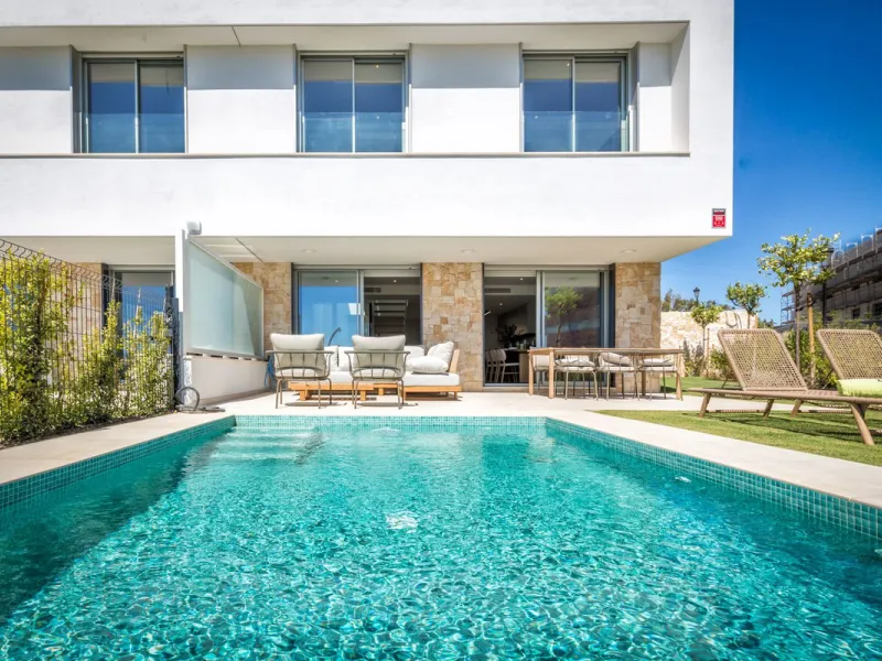 4 Bedroom Corner Townhouse With Private Pool and Panoramic Sea, Gibraltar and Africa Views