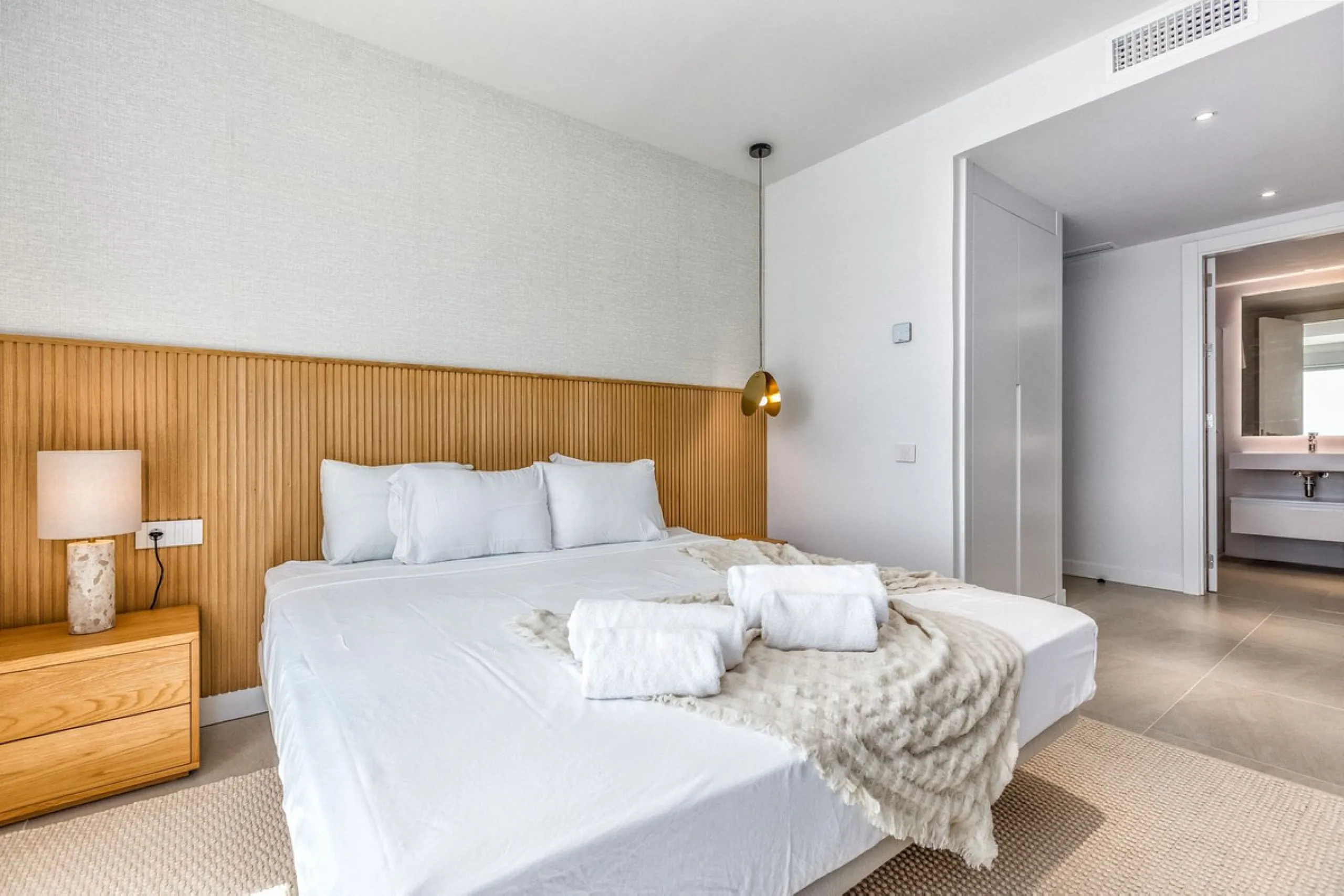 4 Bedroom Corner Townhouse With Private Pool and Panoramic Sea, Gibraltar and Africa Views