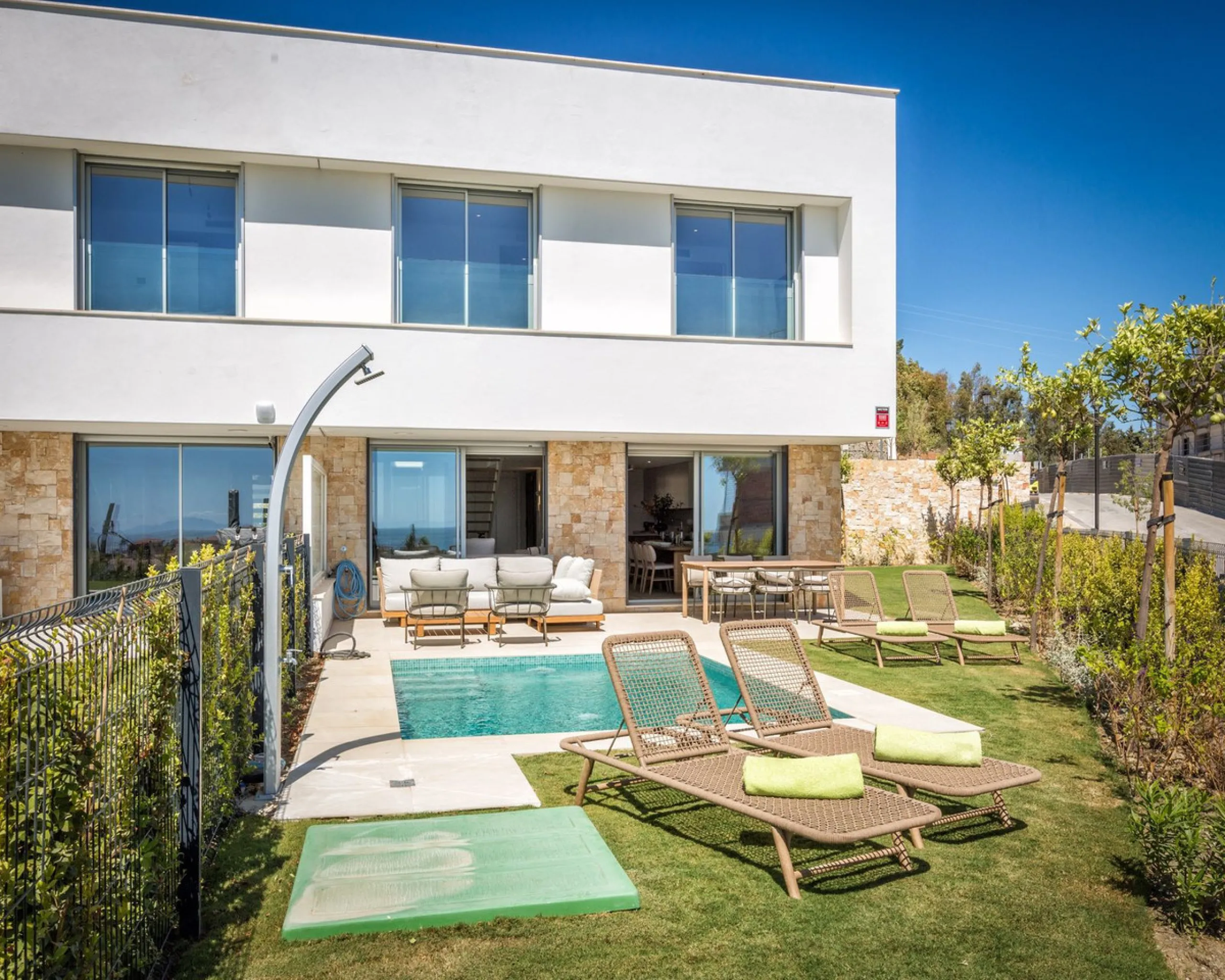 4 Bedroom Corner Townhouse With Private Pool and Panoramic Sea, Gibraltar and Africa Views