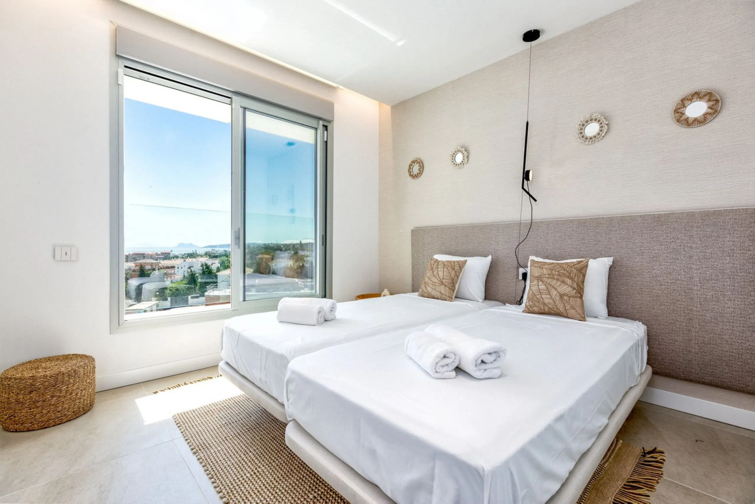 4 Bedroom Corner Townhouse With Private Pool and Panoramic Sea, Gibraltar and Africa Views