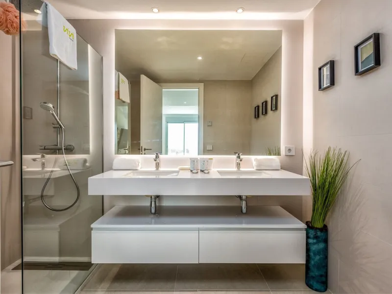 4 Bedroom Corner Townhouse With Private Pool and Panoramic Sea, Gibraltar and Africa Views