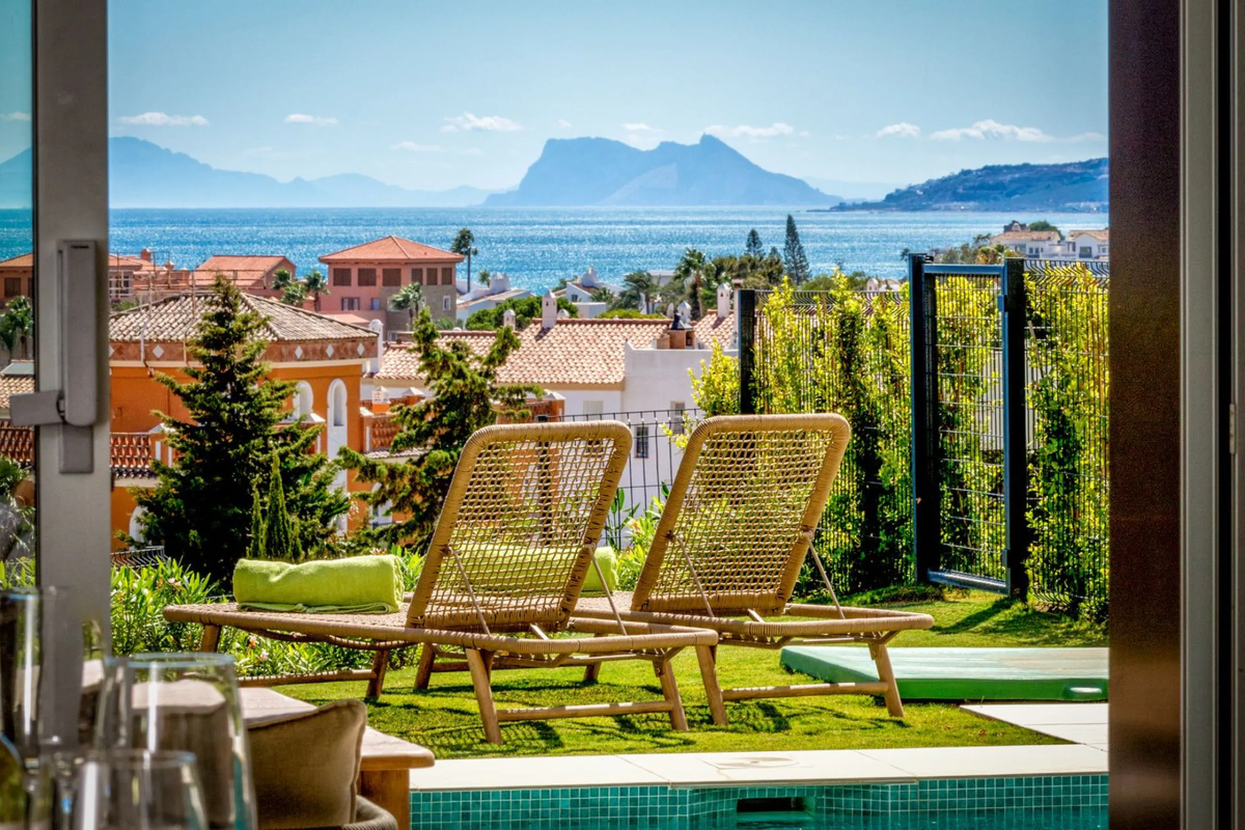 4 Bedroom Corner Townhouse With Private Pool and Panoramic Sea, Gibraltar and Africa Views