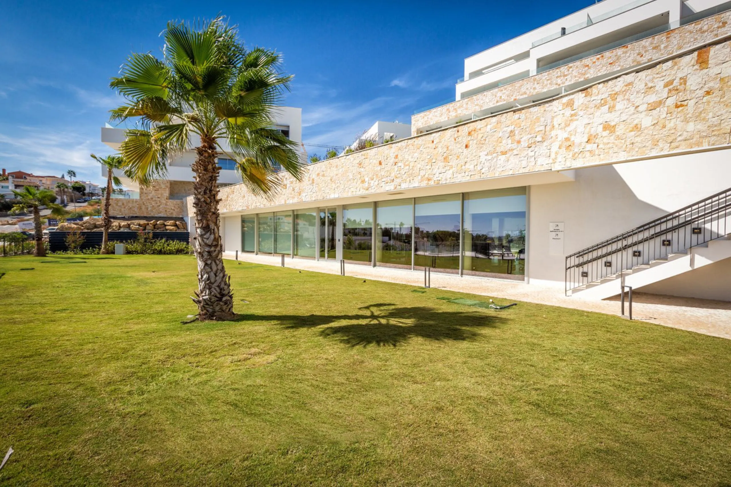 4 Bedroom Corner Townhouse With Private Pool and Panoramic Sea, Gibraltar and Africa Views
