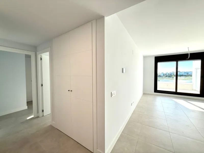 Beautiful brand new modern middle floor apartment with 2 bedrooms and 2 bathrooms with a large terrace with spectacular open views.