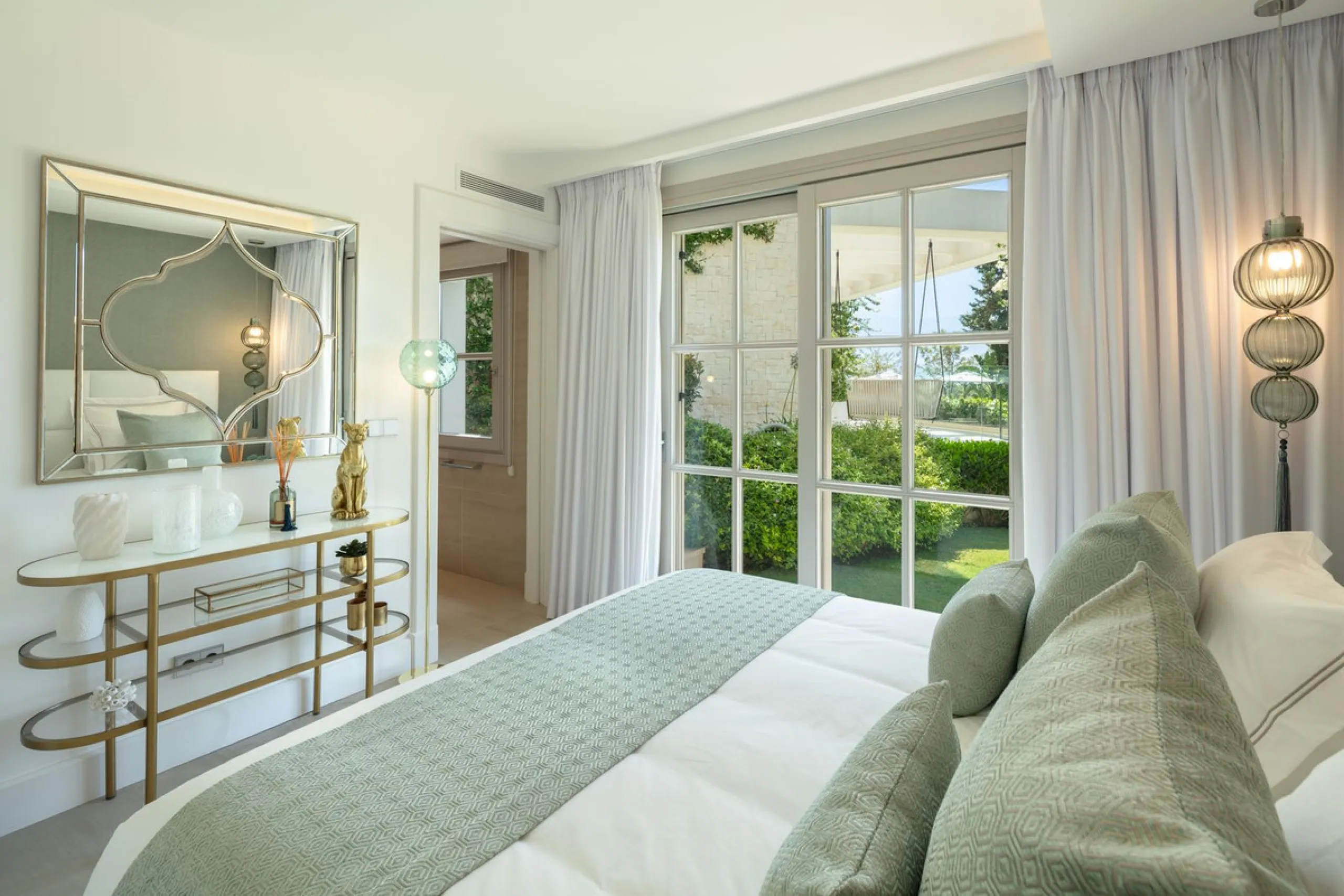 Aloha 40 is a private oasis nestled in the luxurious Aloha area of Marbella's Golf Valley. This magnificent mansion sits in a prestigious gated community and boasts an enviable front-line position overlooking Aloha Golf Course. Its timeless exterior and t