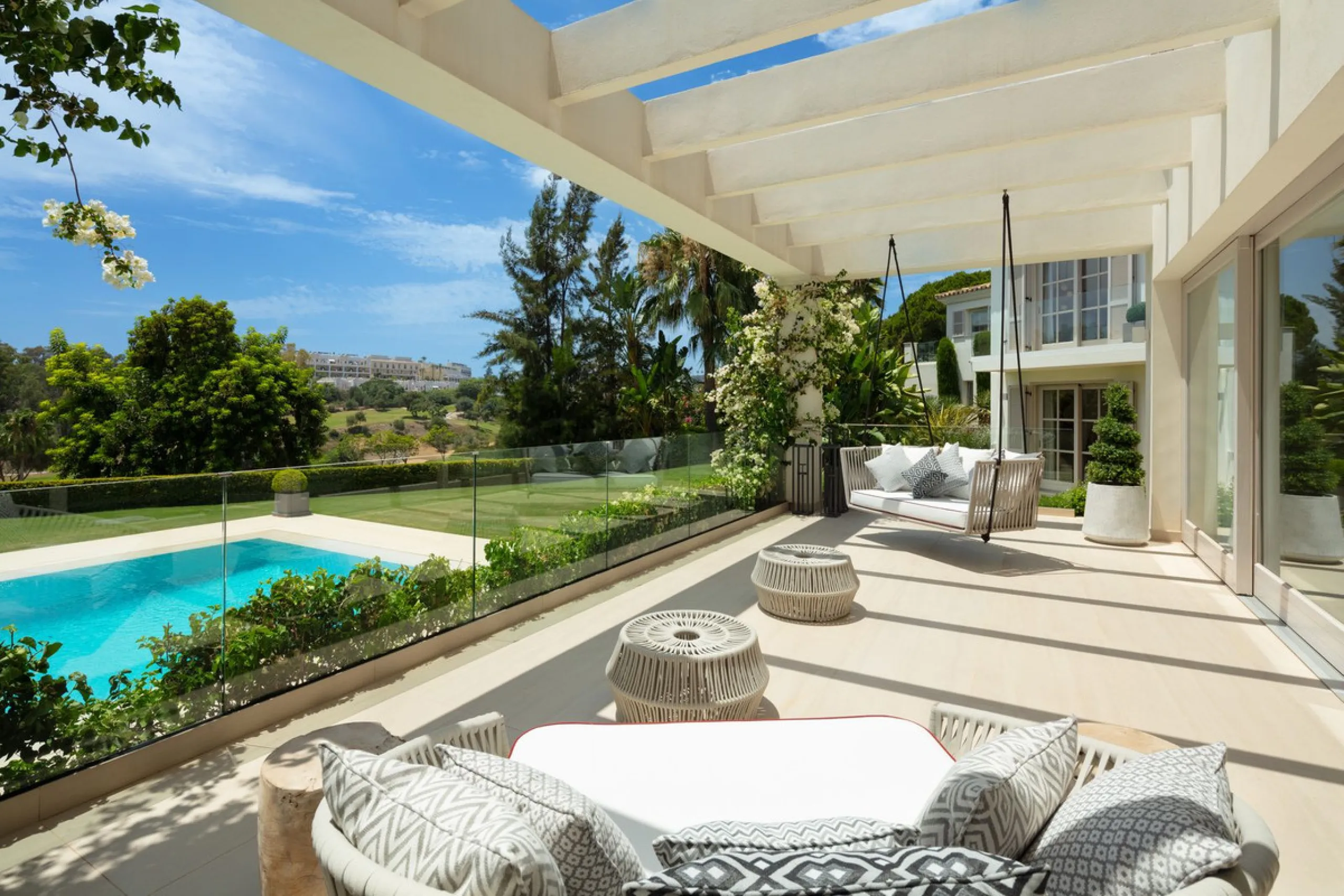 Aloha 40 is a private oasis nestled in the luxurious Aloha area of Marbella's Golf Valley. This magnificent mansion sits in a prestigious gated community and boasts an enviable front-line position overlooking Aloha Golf Course. Its timeless exterior and t