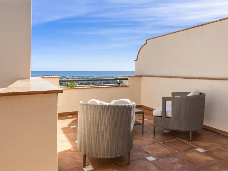 Top-Quality 4-Bedroom Penthouse in Benahavís