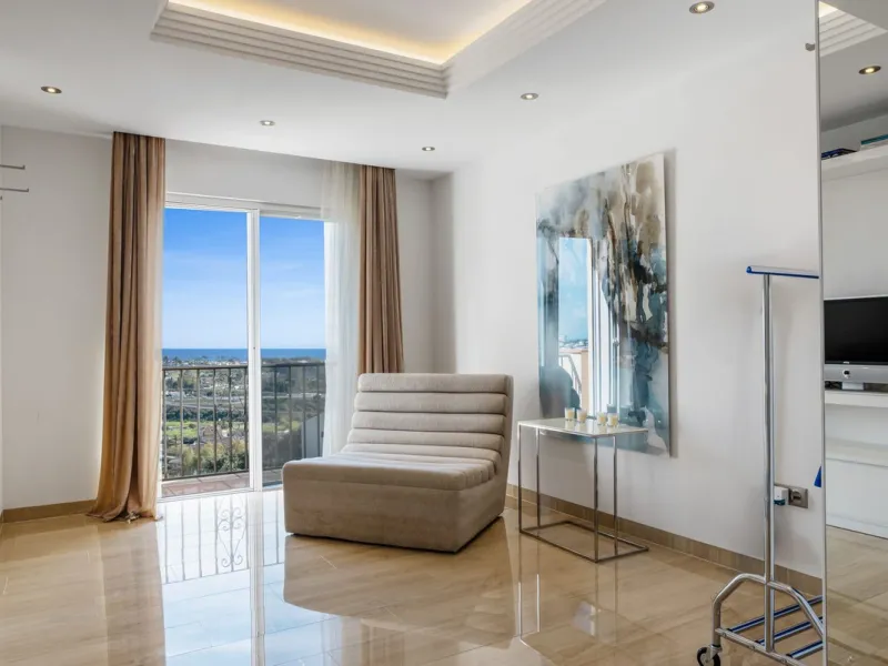 Top-Quality 4-Bedroom Penthouse in Benahavís
