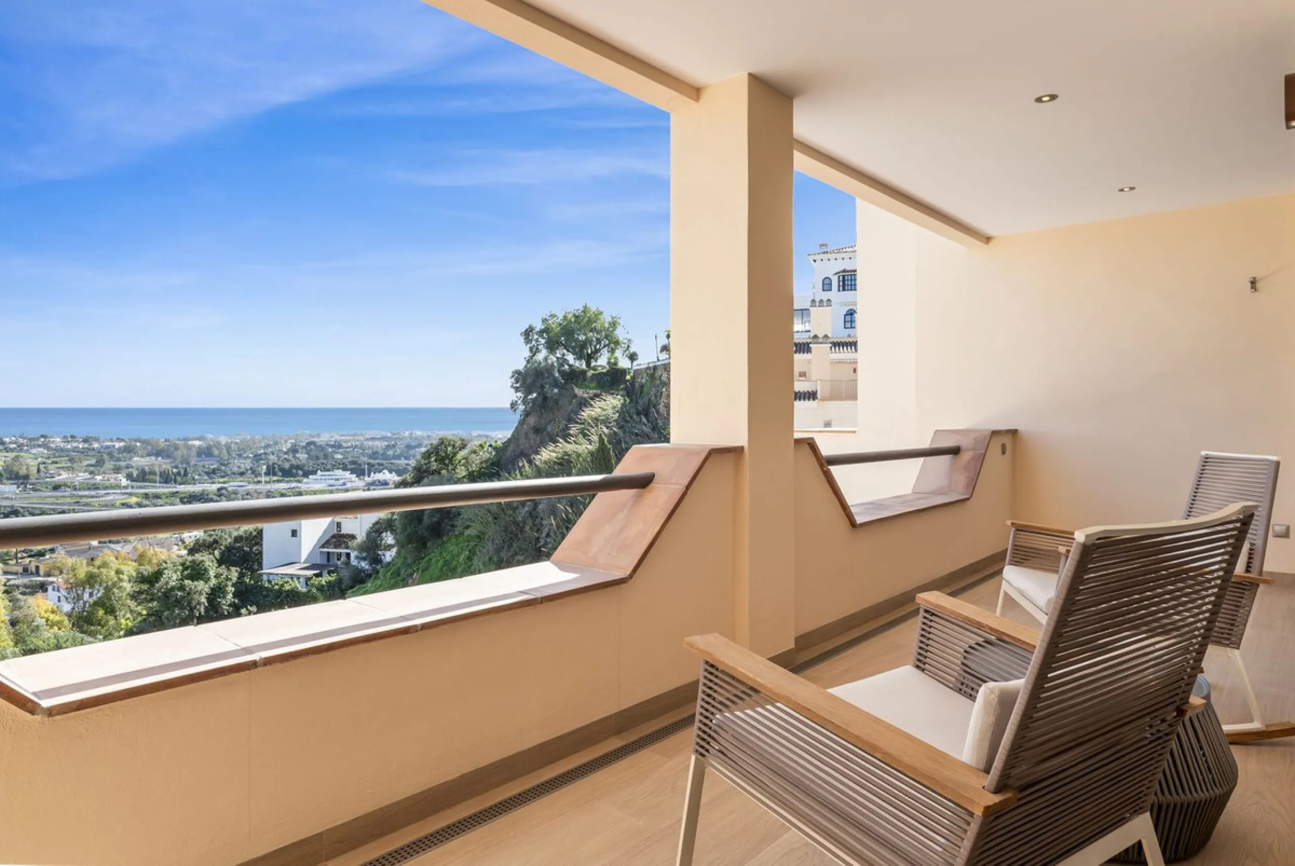 Top-Quality 4-Bedroom Penthouse in Benahavís