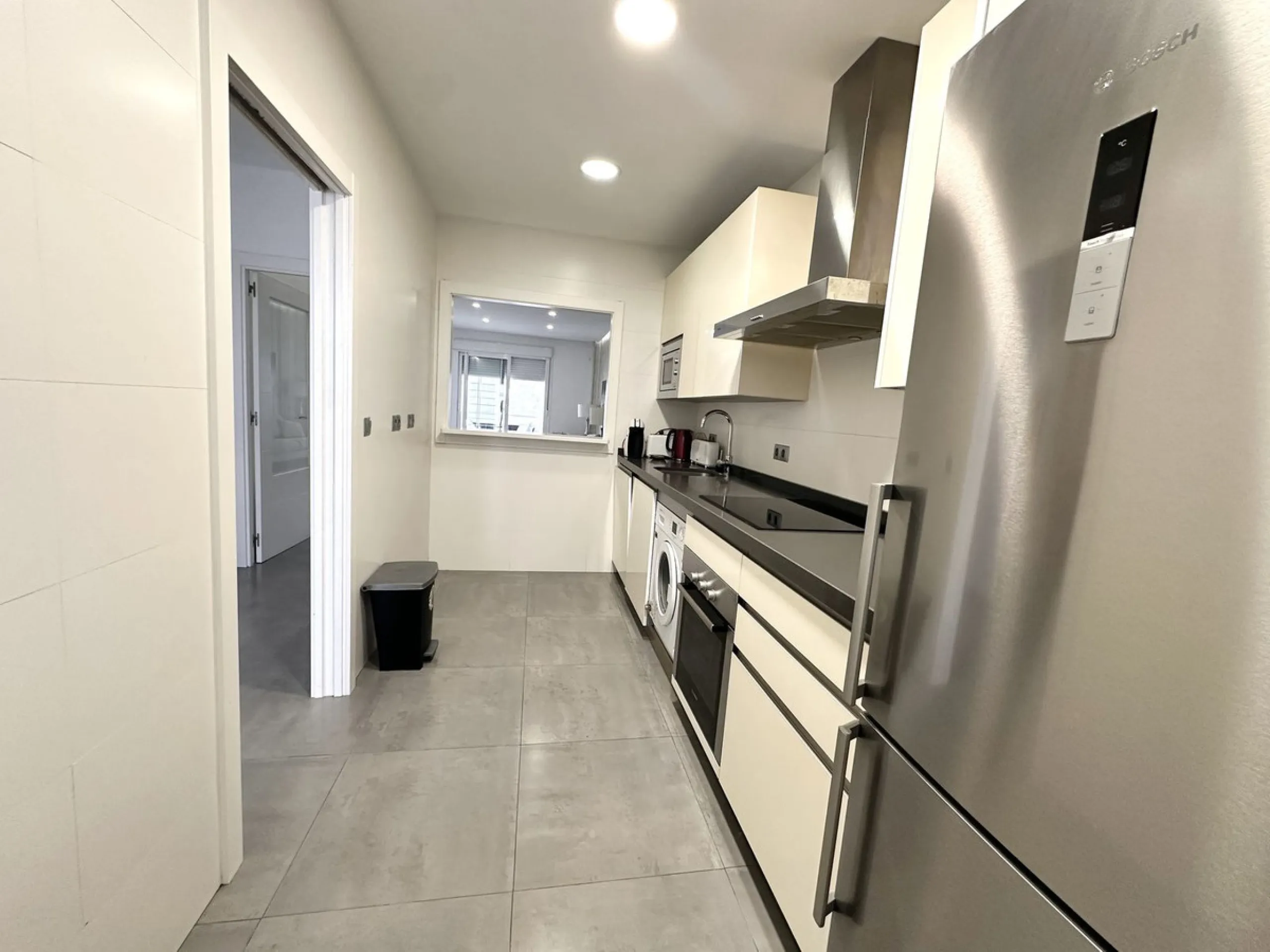 A unique opportunity in one of Marbella's most sought-after areas. This is the only apartment currently for sale in the Reservas de Los Naranjos development, a modern complex built in 2016 with just 26 neighbors, guaranteeing tranquility, privacy, and a w