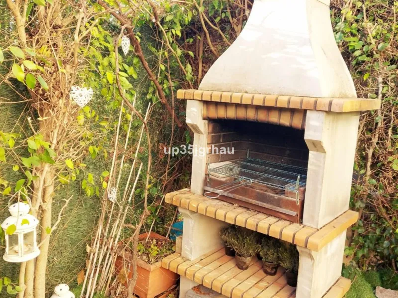 Fantastic ground floor apartment with private garden.