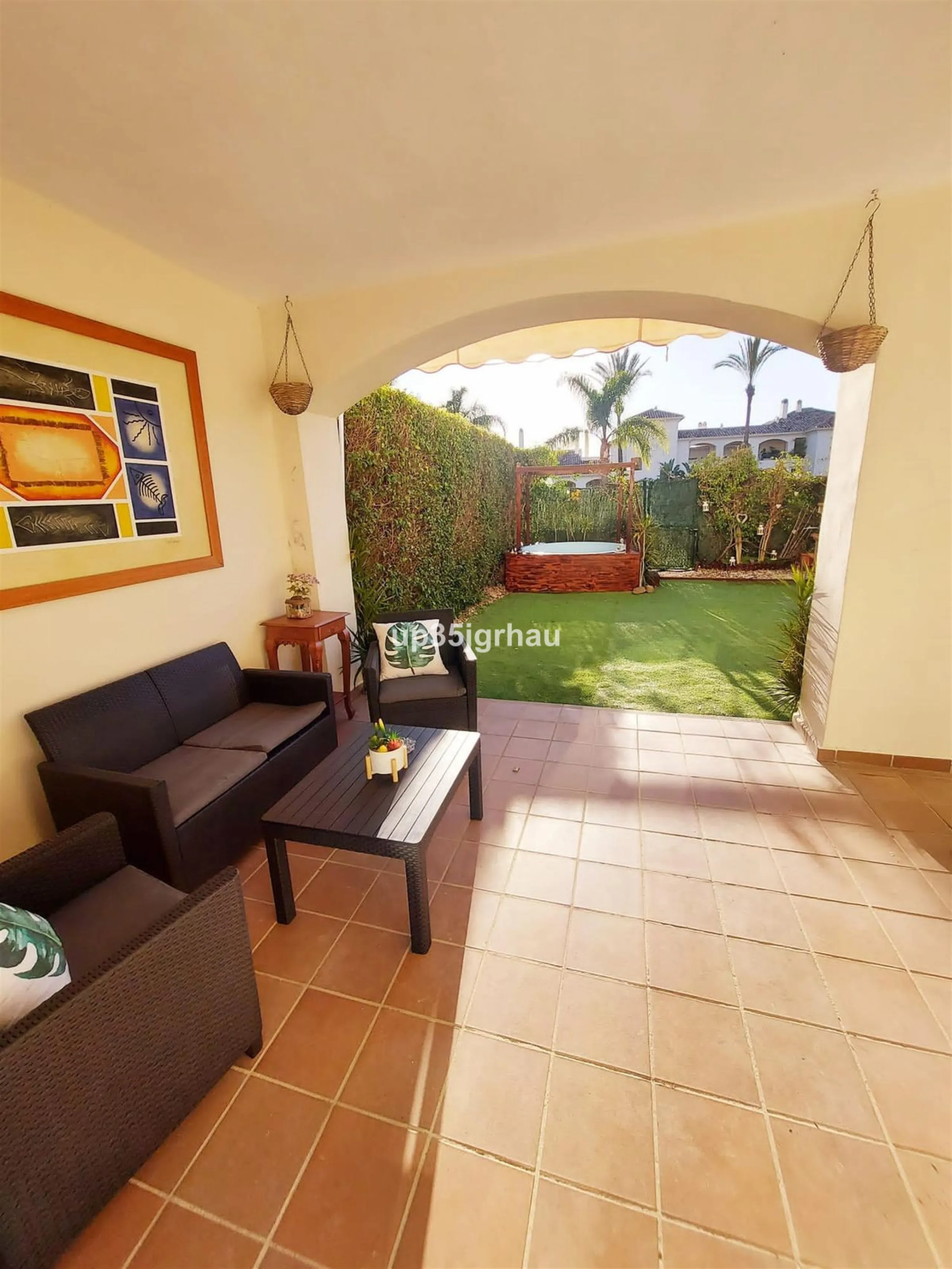 Fantastic ground floor apartment with private garden.