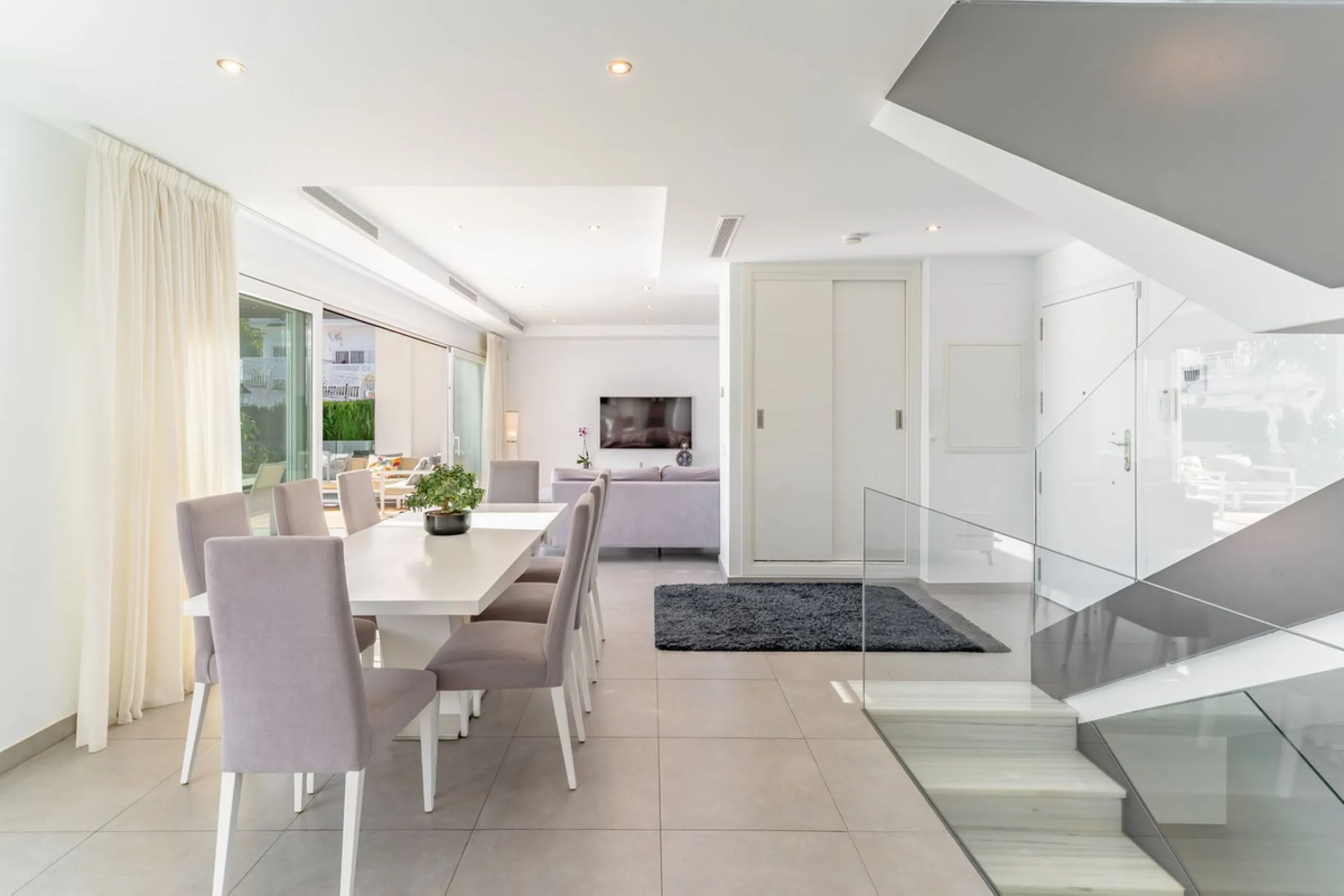Contemporary villa with Scandinavian style, heated swimming pool, sauna and sea views in Fuengirola