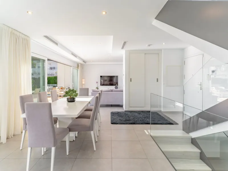 Contemporary villa with Scandinavian style, heated swimming pool, sauna and sea views in Fuengirola